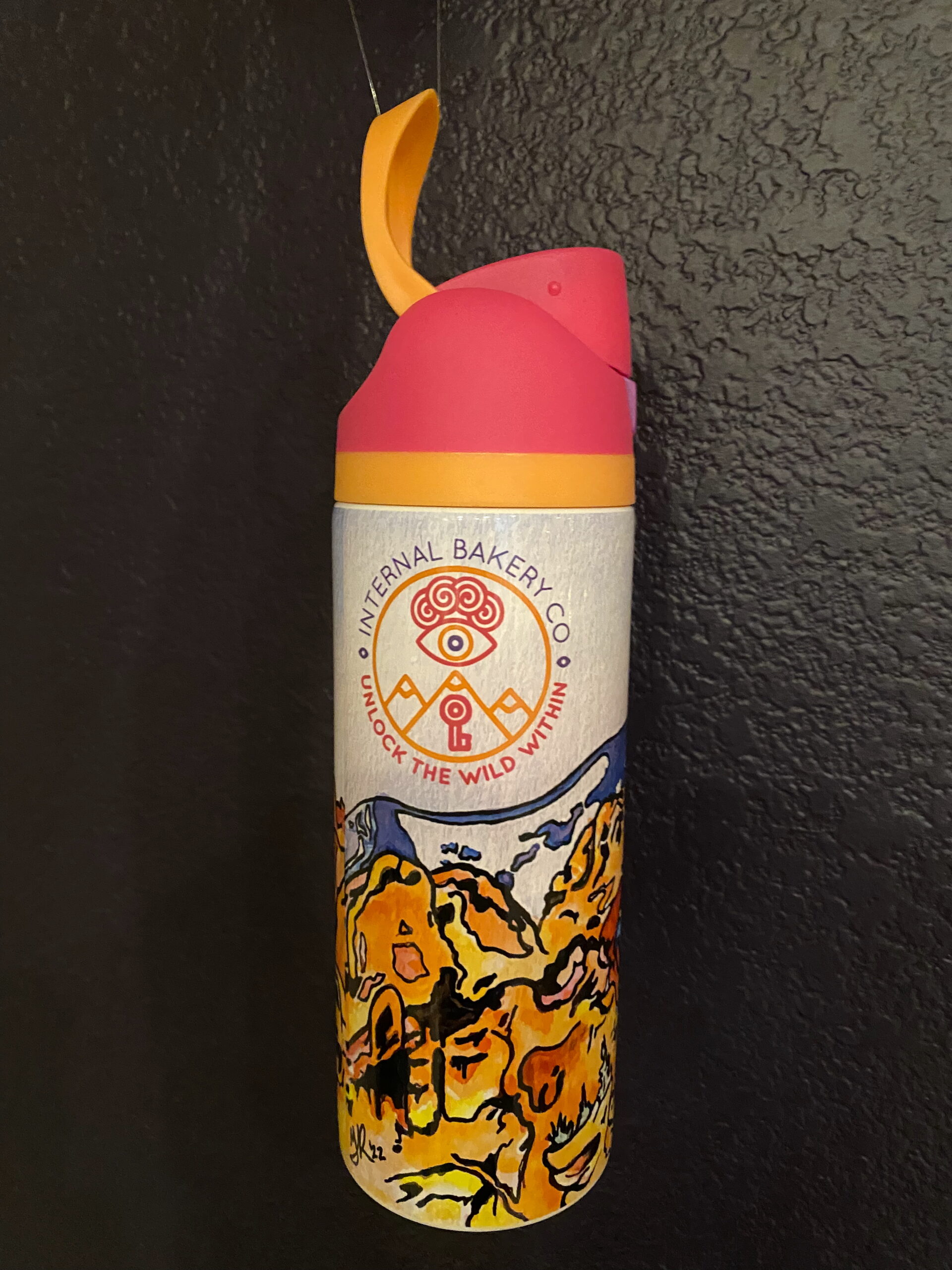 Garden of the Gods Artist Series â 3 Bottle Set A premium 20oz stainless steel trio featuring original artwork inspired by iconic Colorado landmarks. Each bottle includes a matching multicolor lid, dual spout (straw + pour), carry handle, and high-quality durable printing. Designs include: Kissing Camels + Pikes Peak (hand-painted) Siamese Twins with Aurora gradient (hand-drawn ink) Mesa Rd View of Pikes Peak & Garden of the Gods (original watercolor) Perfect for adventurers, collectors, and Colorado lovers. Limited first-edition release.