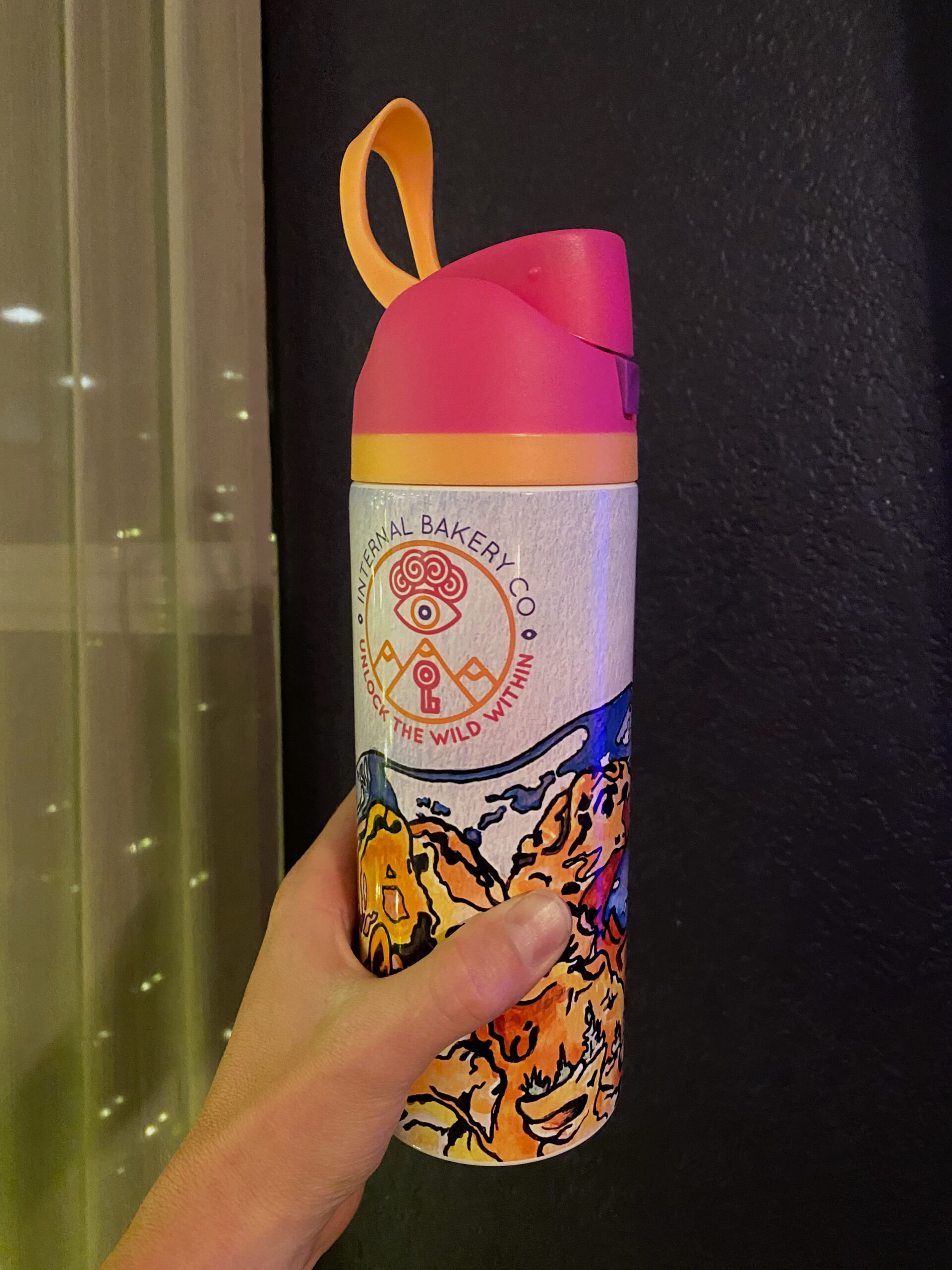 Garden of the Gods Artist Series â 3 Bottle Set A premium 20oz stainless steel trio featuring original artwork inspired by iconic Colorado landmarks. Each bottle includes a matching multicolor lid, dual spout (straw + pour), carry handle, and high-quality durable printing. Designs include: Kissing Camels + Pikes Peak (hand-painted) Siamese Twins with Aurora gradient (hand-drawn ink) Mesa Rd View of Pikes Peak & Garden of the Gods (original watercolor) Perfect for adventurers, collectors, and Colorado lovers. Limited first-edition release.